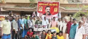 மதுரை மாநகர் மக்கள் நீதி மய்யம் சார்பில், அண்ணா நகர் யானை குழாய் பகுதியில்,பொது மக்கள் தொண்டர்களுக்கு இனிப்பு வழங்கி காலண்டர்